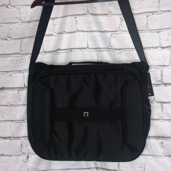 NWT Vertex UNCG Bryan School Messenger/Laptop Bag | Black | Unisex - Picture 2 of 9
